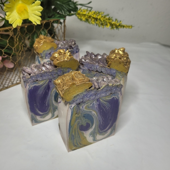 Frankincense and myrrh scented handmade 2 soap bars - Picture 5 of 9